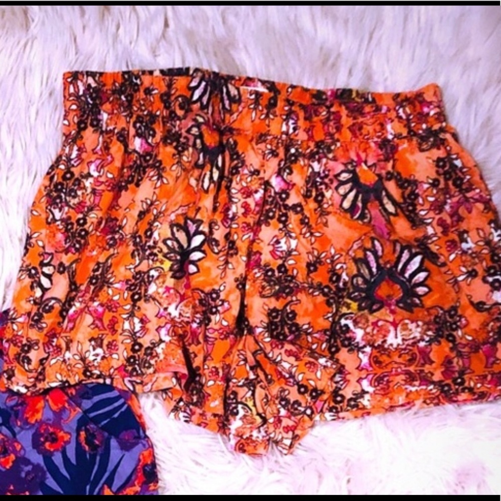 Like New And Euc 4pc Short Bundle Size Large - image 3